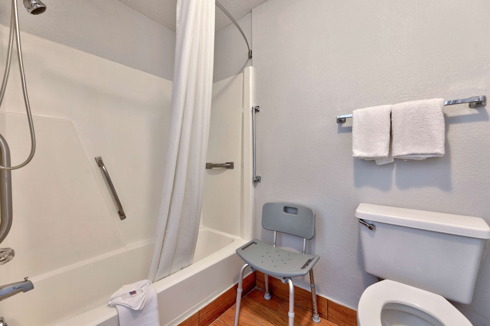 Motel6 Cookeville, TN 51/54