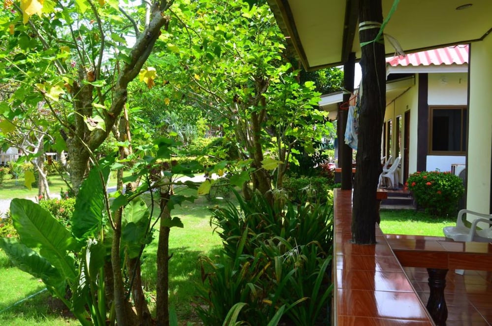 Lanta Nice Beach Resort 5/69