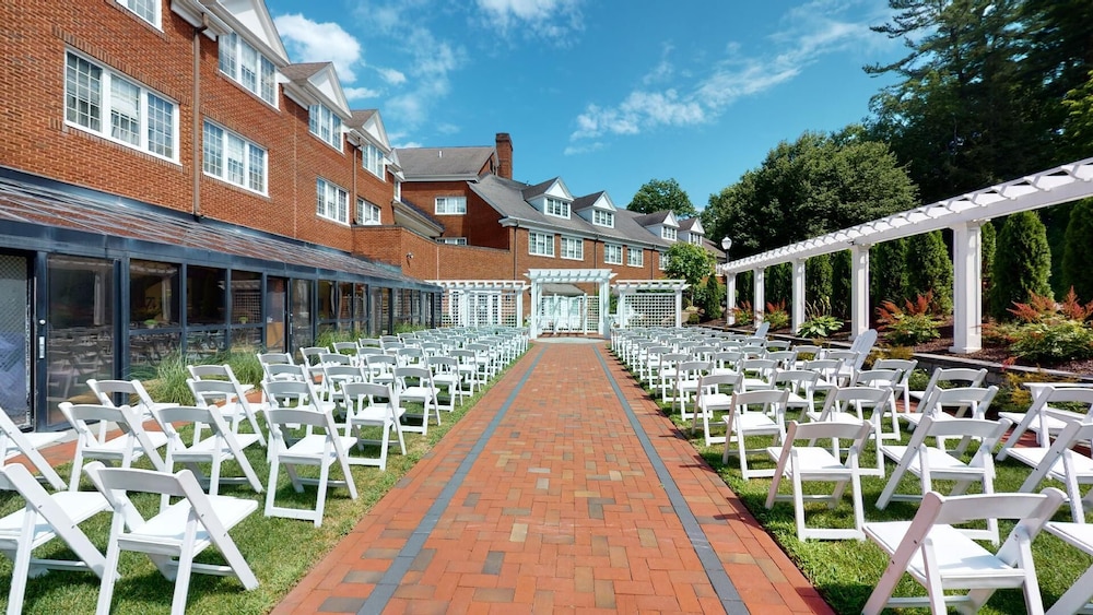 Simsbury Inn 3/35