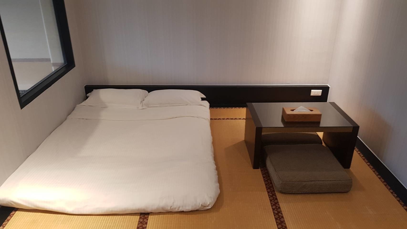 JAPANESE, DELUXE, SUITE, FUTON BED