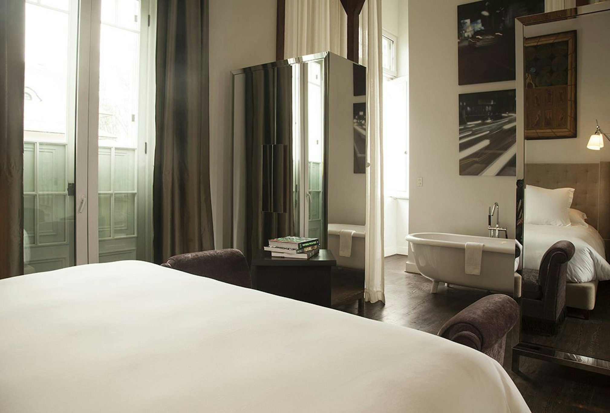 Hotel B 4/11