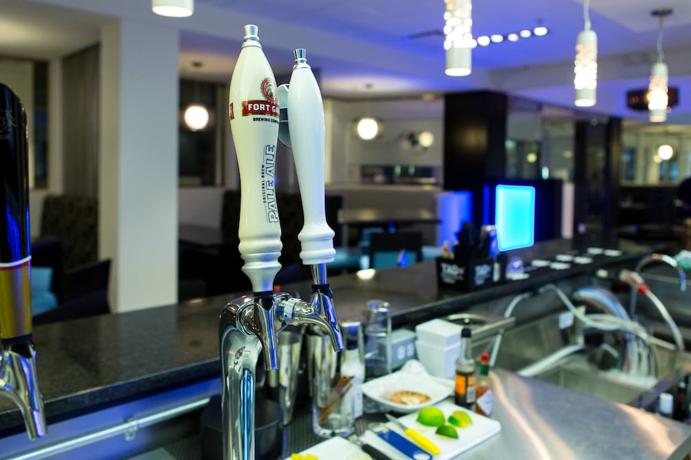 The Grand Winnipeg Airport Hotel 55/56