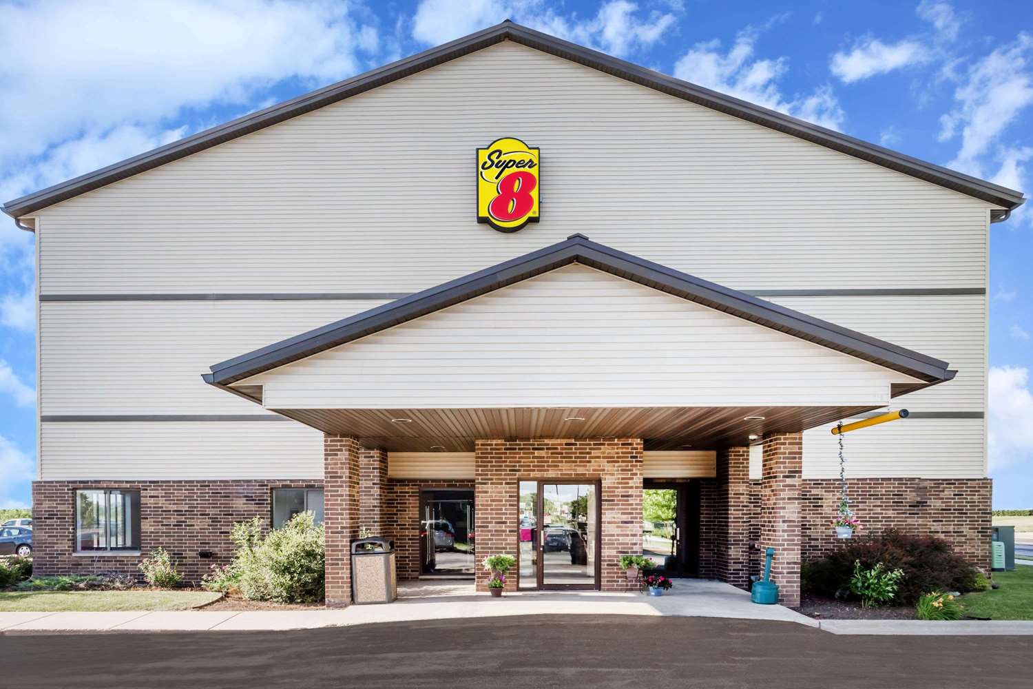 AmericInn by Wyndham Columbus Wisconsin 6/38