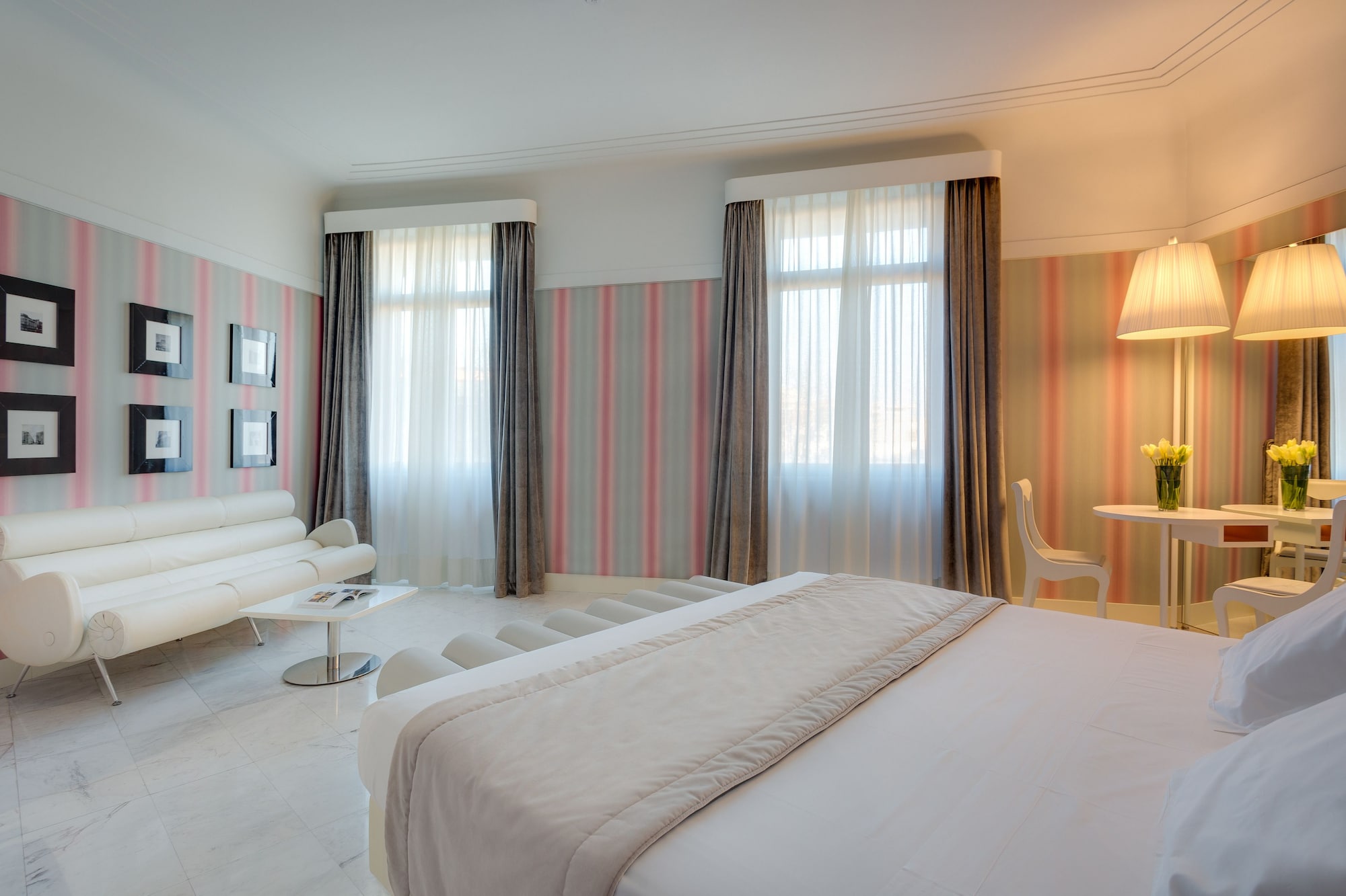 DELUXE, DOUBLE BED