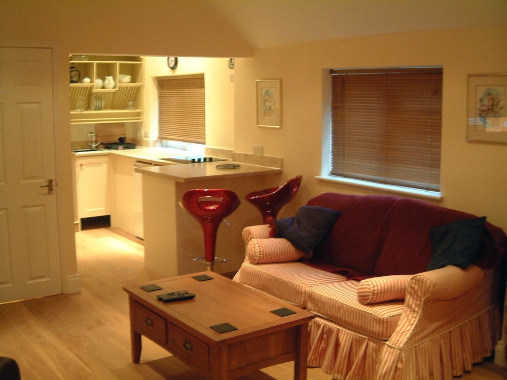 Tibbiwell Lodge - B&B 8/16