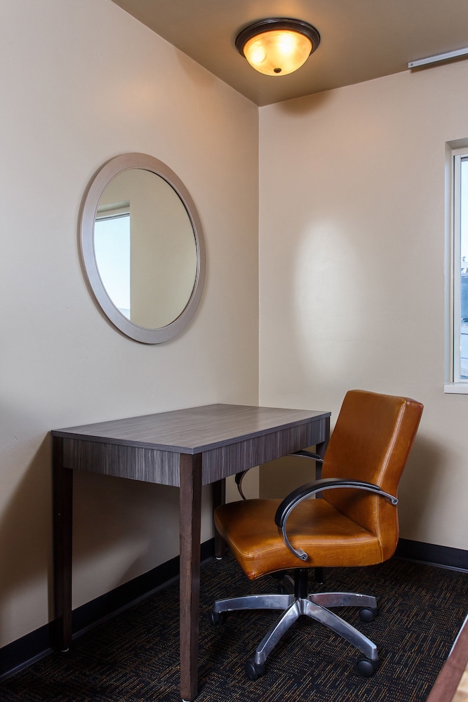 Hotel J Green Bay Formerly Airport Settle Inn 59/72