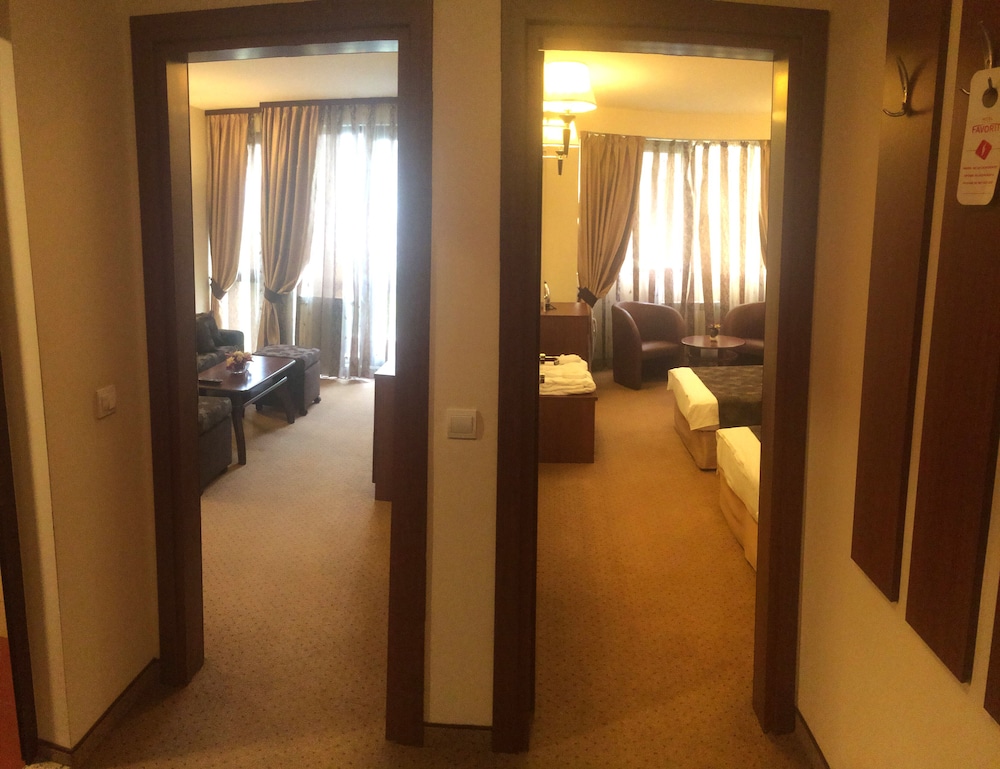 Hotel Favorit 25/50