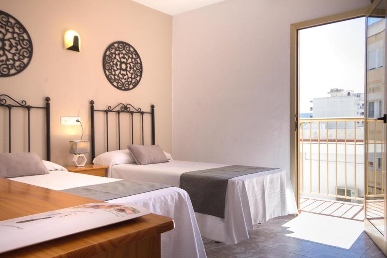 Azuline Hostal Dinamarca 13/35