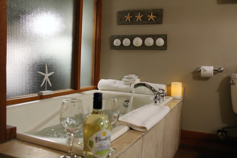 Seaside Ucluelet Hotel 15/34