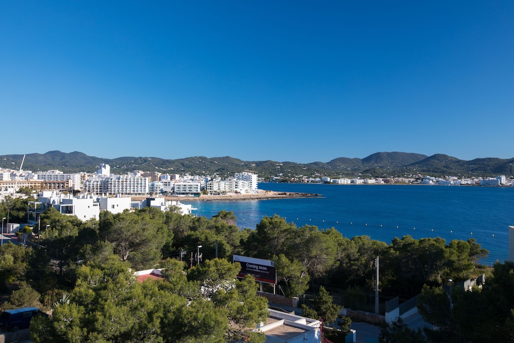 CUBANITO IBIZA SUITES 42/50