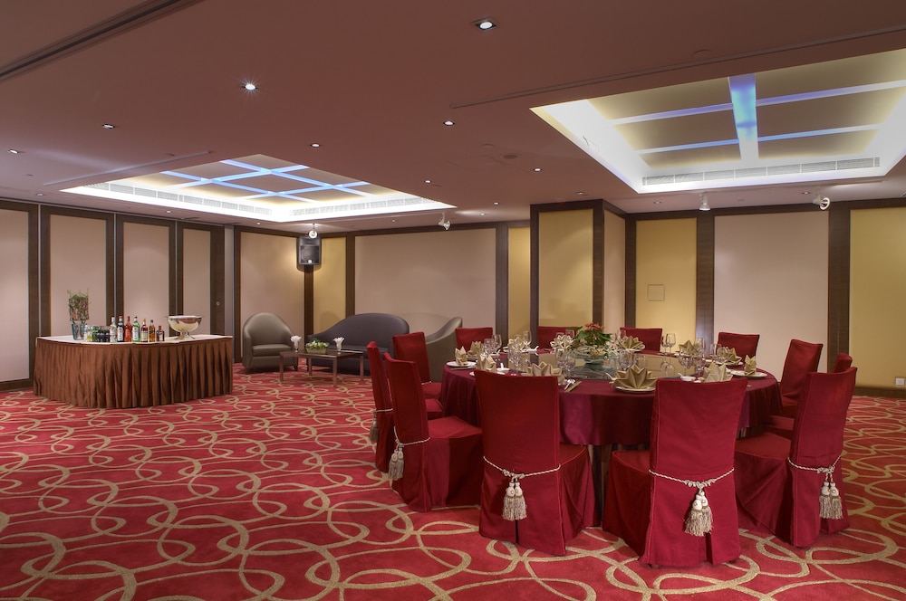 Metropark Hotel Kowloon 42/52