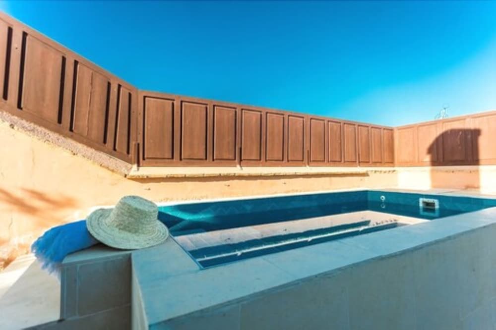 RIAD NASREEN 28/76