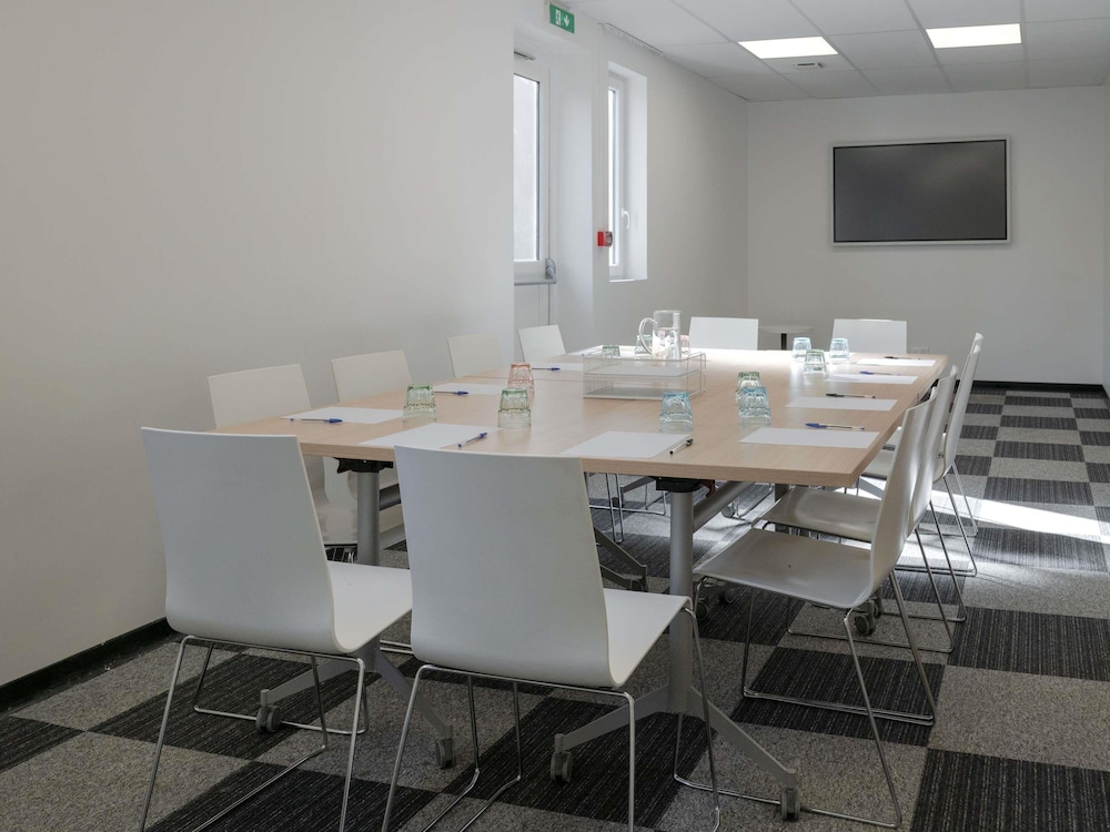 Ibis Lyon Caluire Cite Internationale 37/50
