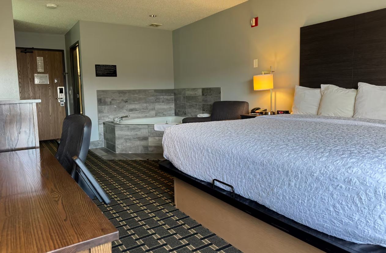 Suite, King Bed