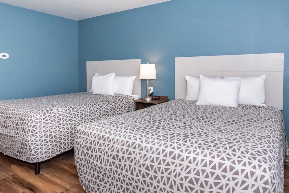 WoodSpring Suites Buford near Mall of Georgia-Lake Lanier 24/57