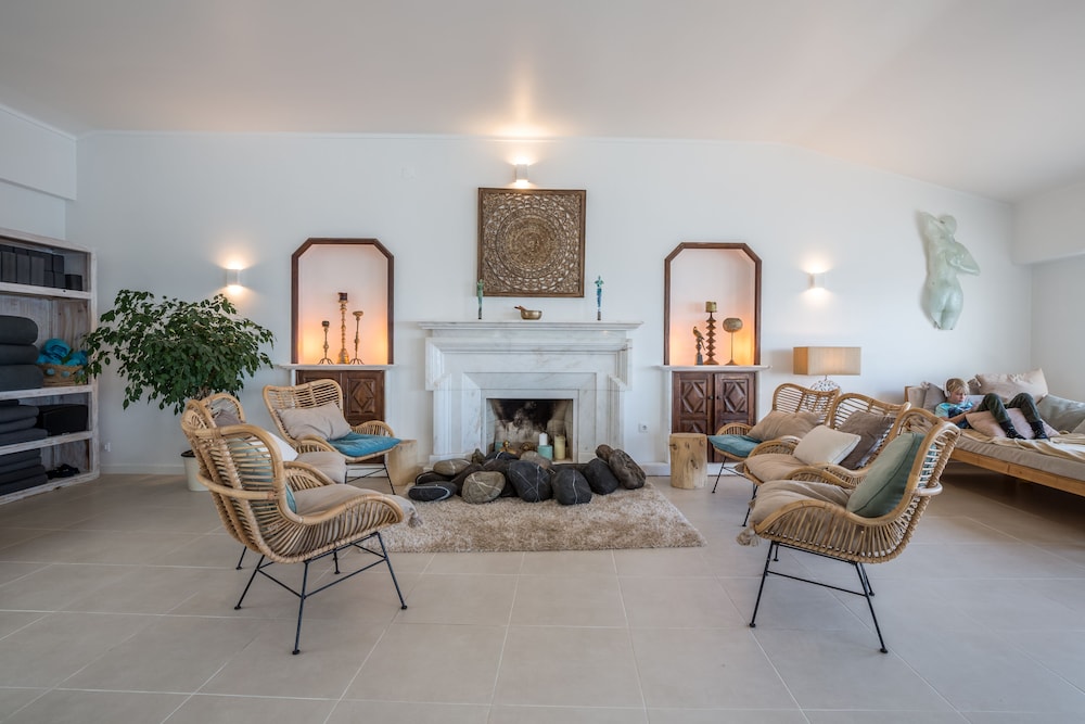 Sandhi House - Yoga & Wellness 28/40