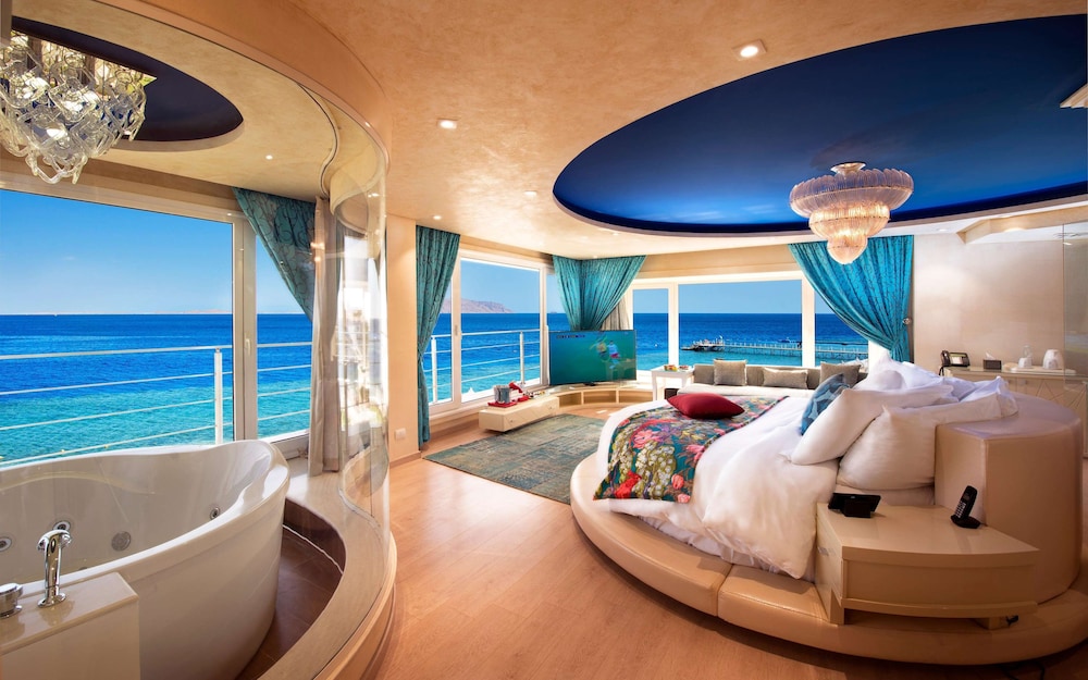 swimming pool spa