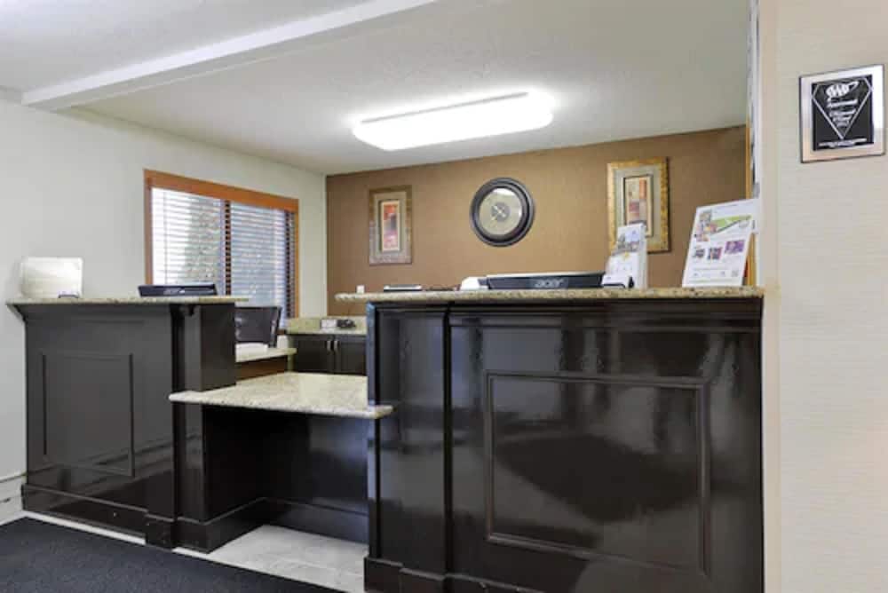 Americas Best Value Inn & Suites Bismarck 4/31