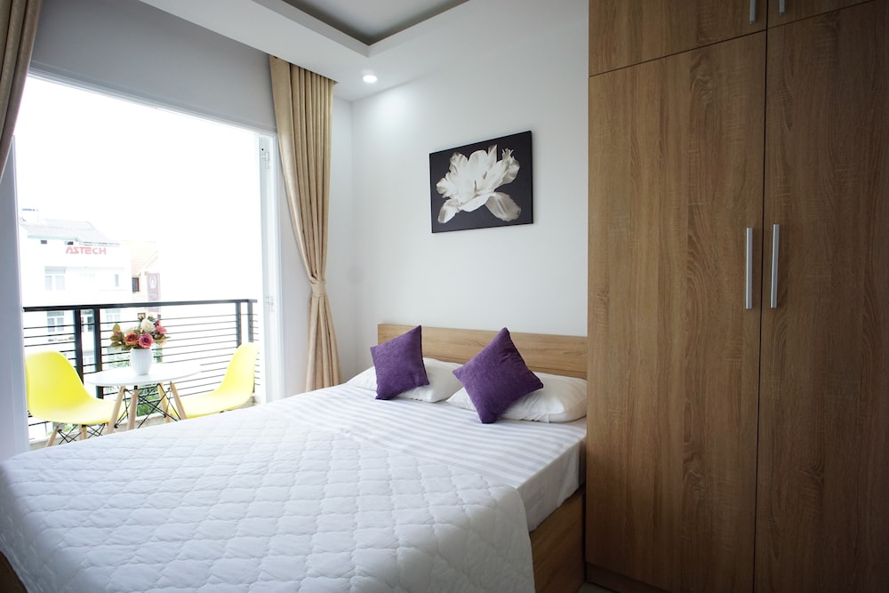 1 BEDROOM, BUSINESS, APARTMENT, BALCONY