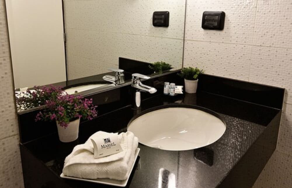 Mariel Hotel 49/53