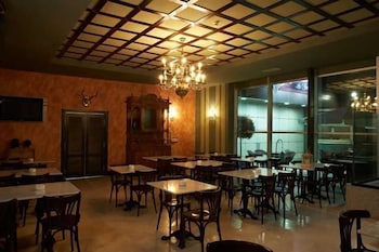 restaurant cafeteria