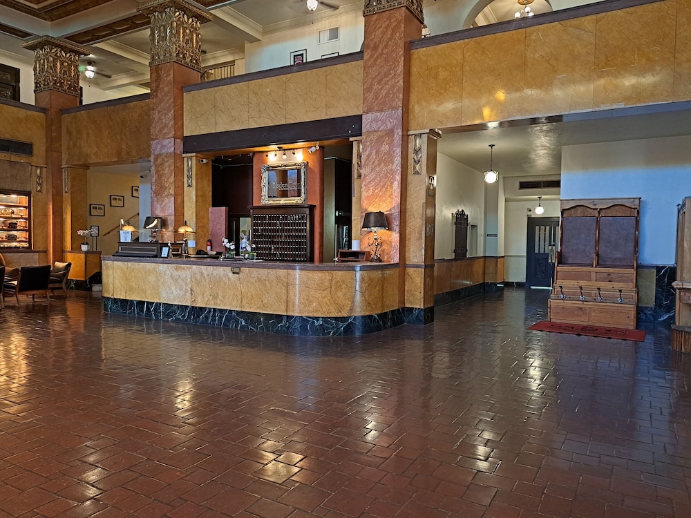 Gadsden Hotel 5/51