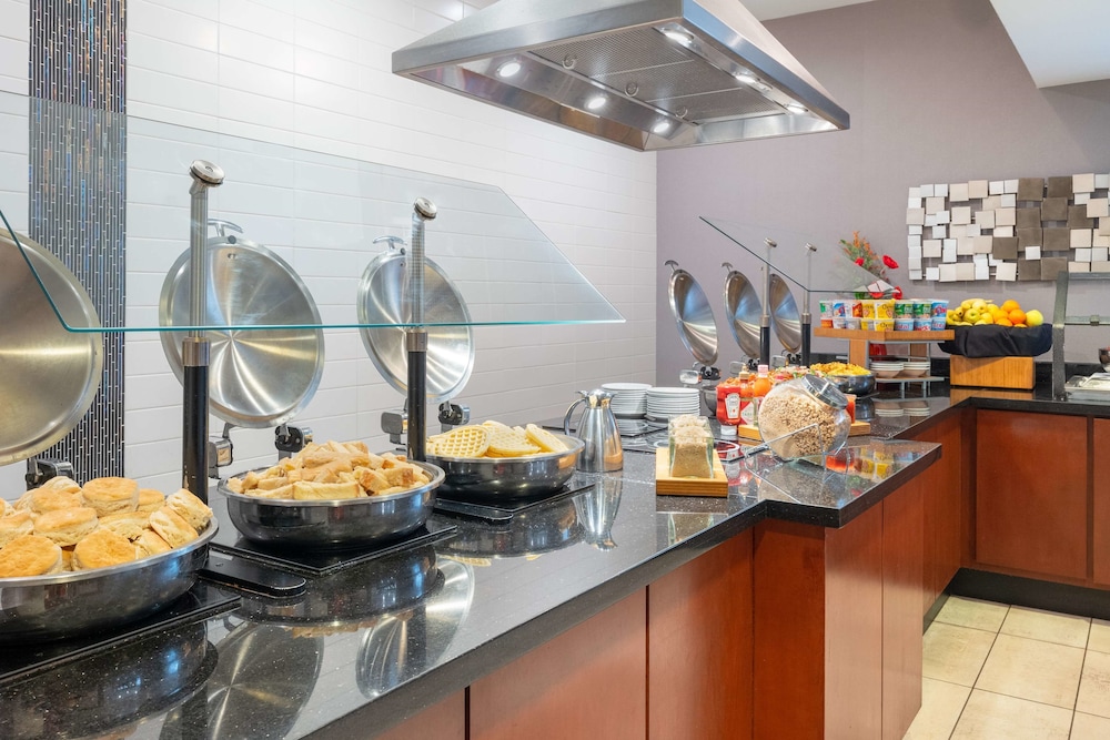 Doubletree By Hilton Hotel Atlanta Airport 30/49