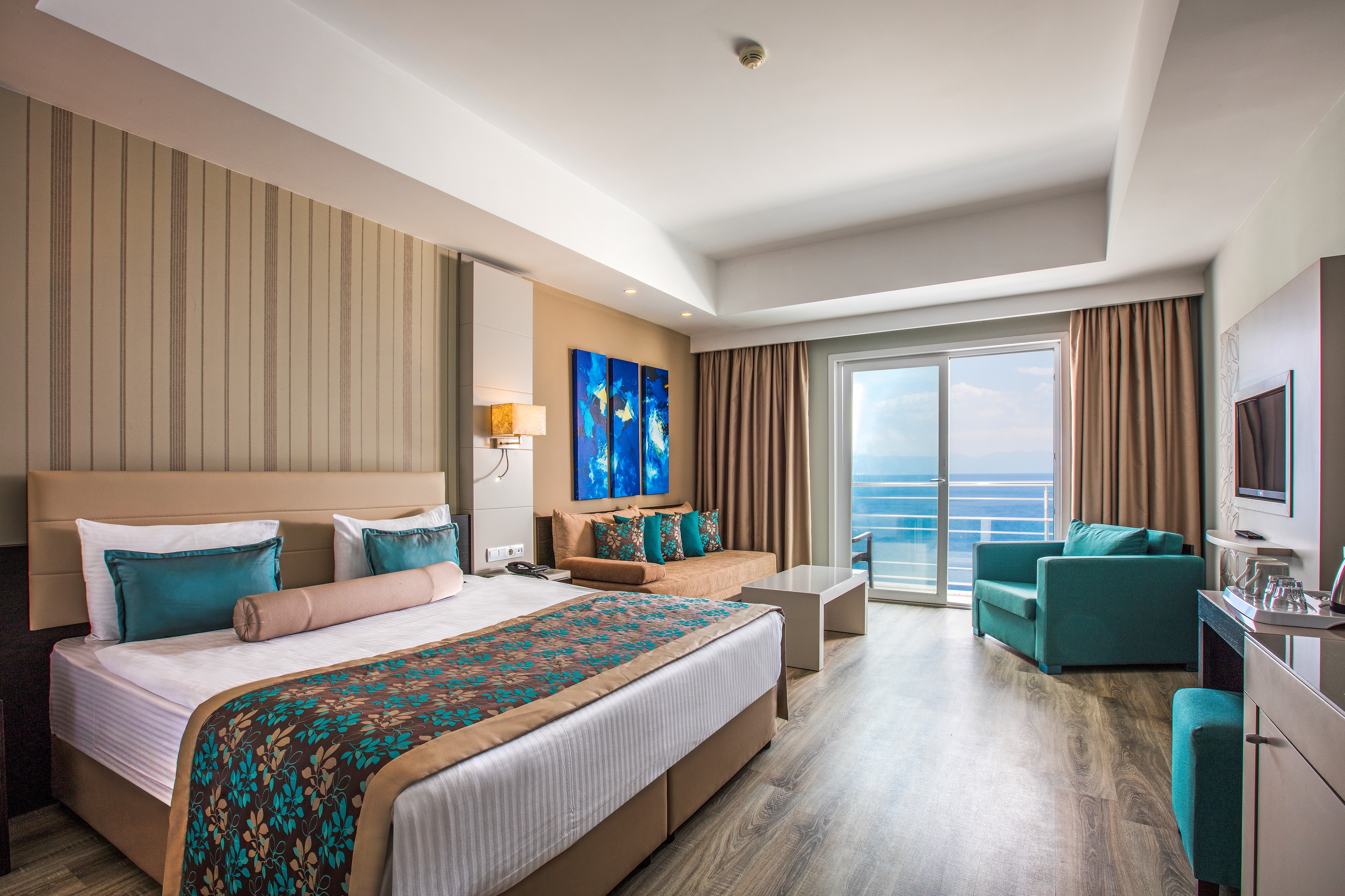 Deluxe, Double Bed, Land View