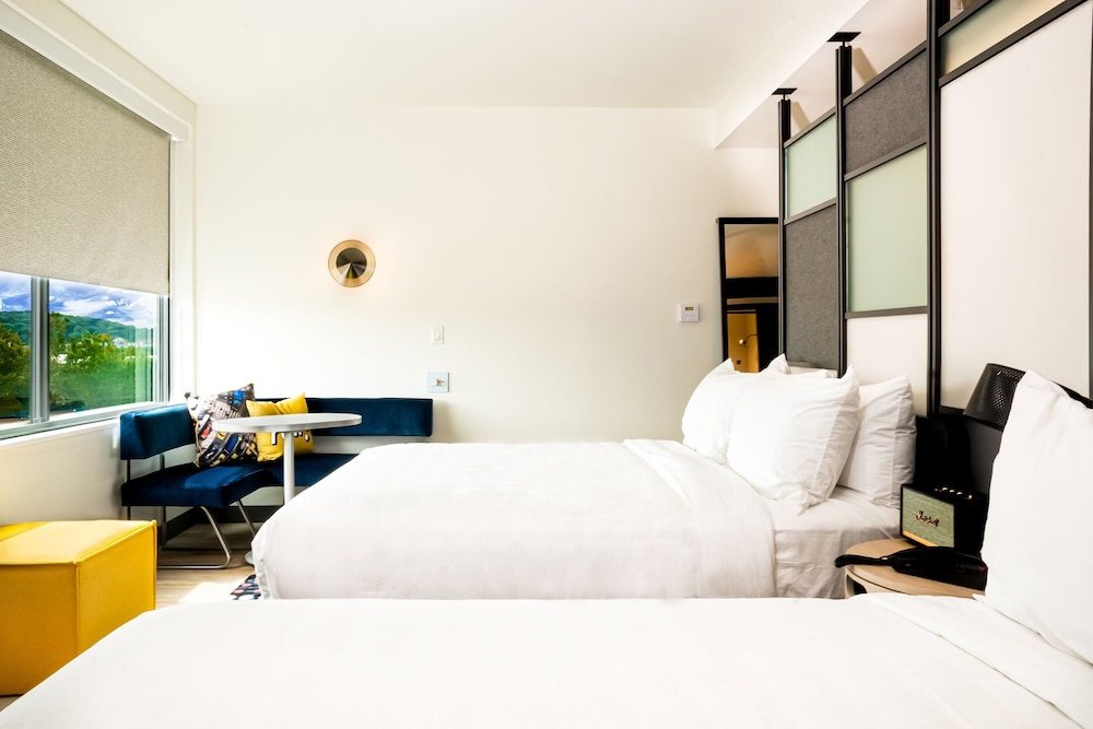 Aloft Knoxville West 13/59