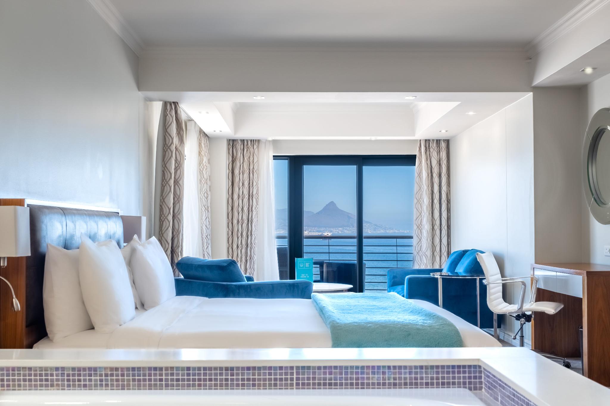 Junior Suite, King Bed, Sea View