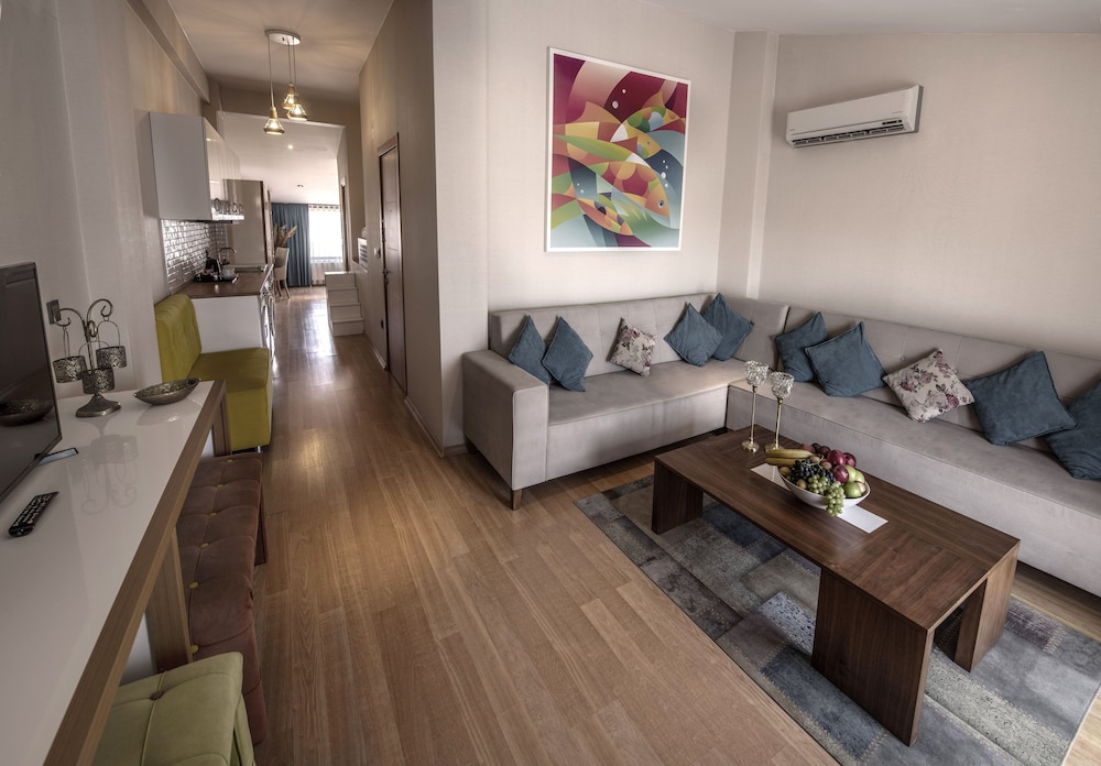 Mezzo Hotel 36/56