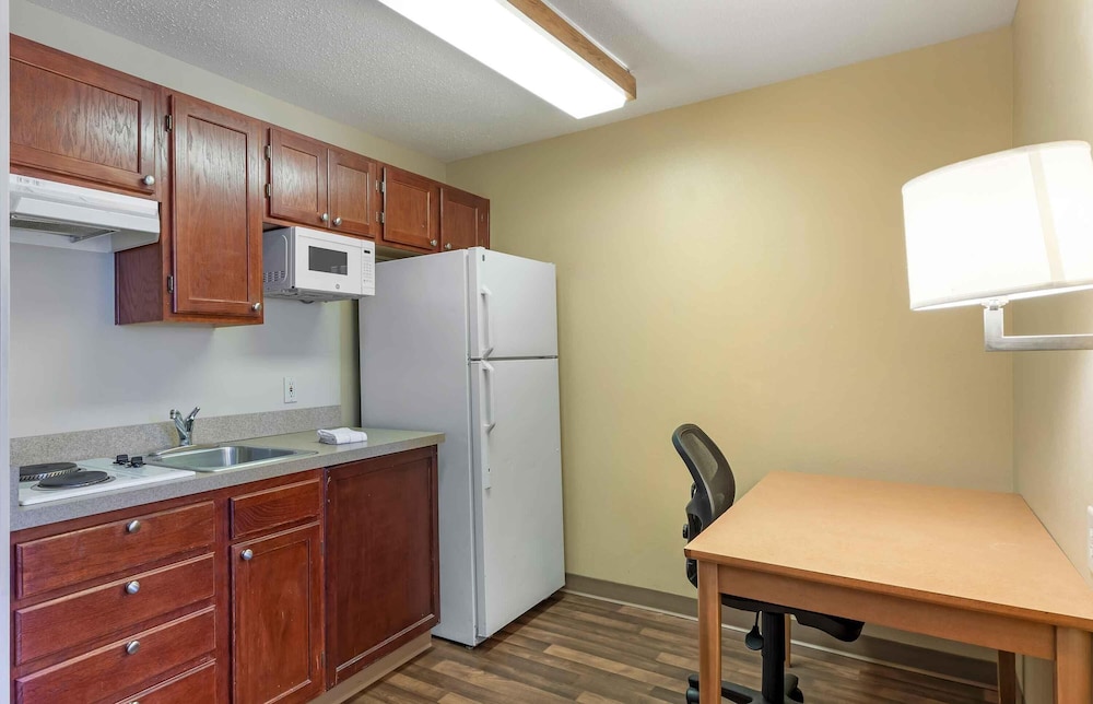 استوديو بسرير كوين، Extended Stay America - Denver - Aurora North 7/9