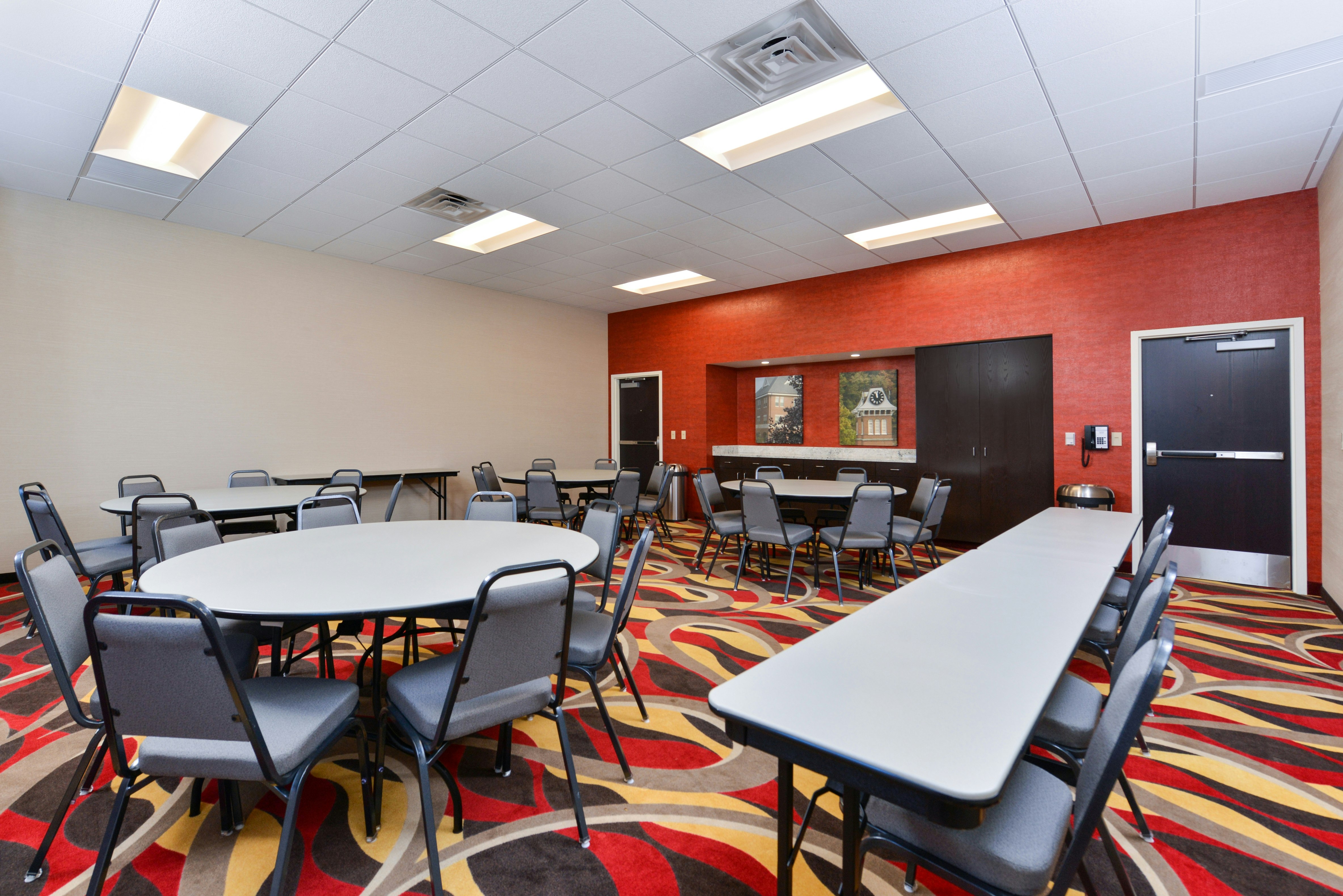 Hampton Inn & Suites California University-Pittsburgh 39/45