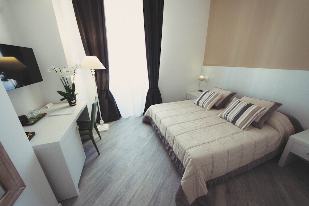 Vantaggio Suites & Apartments 11/39