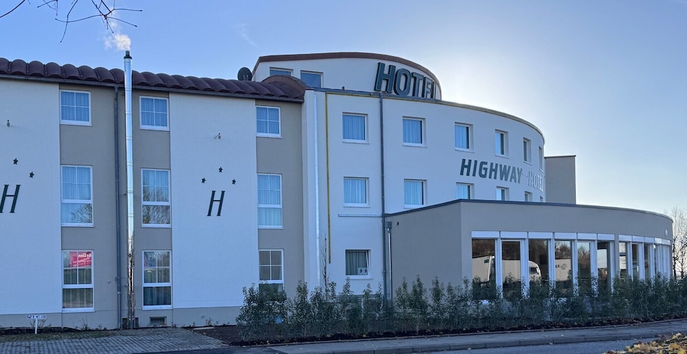 Highway Hotel 5/69