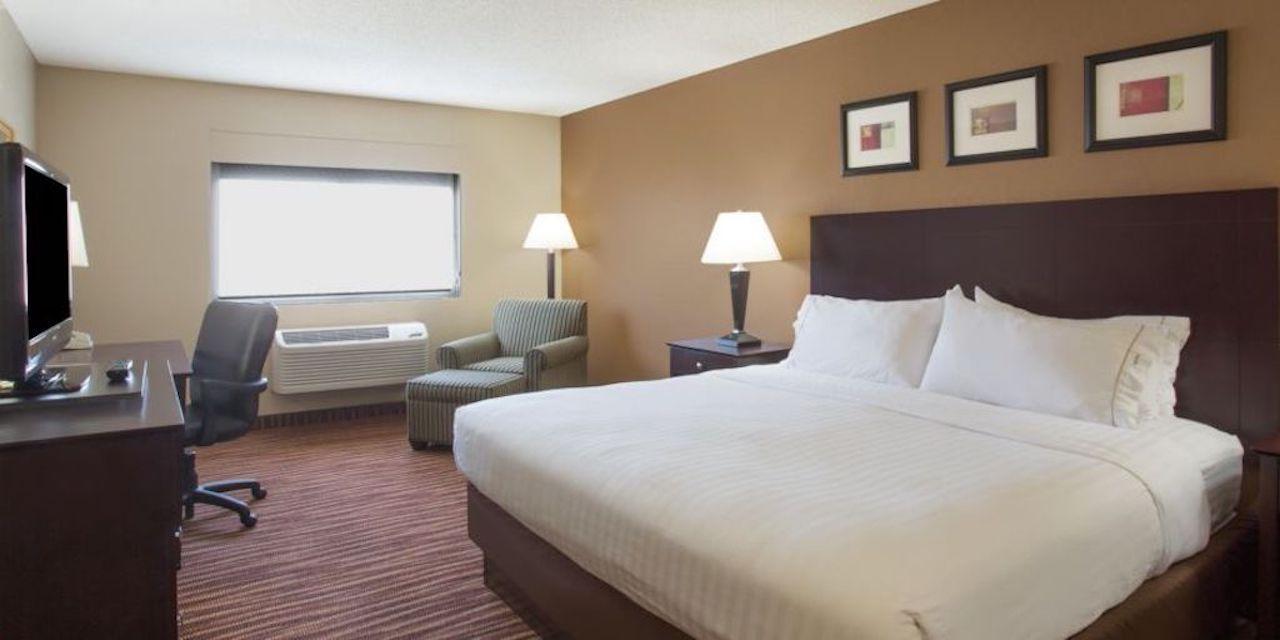 Standard, King Bed