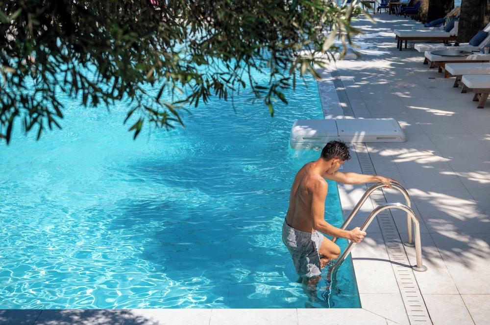 Hotel Sissy Kamena Vourla 20/50