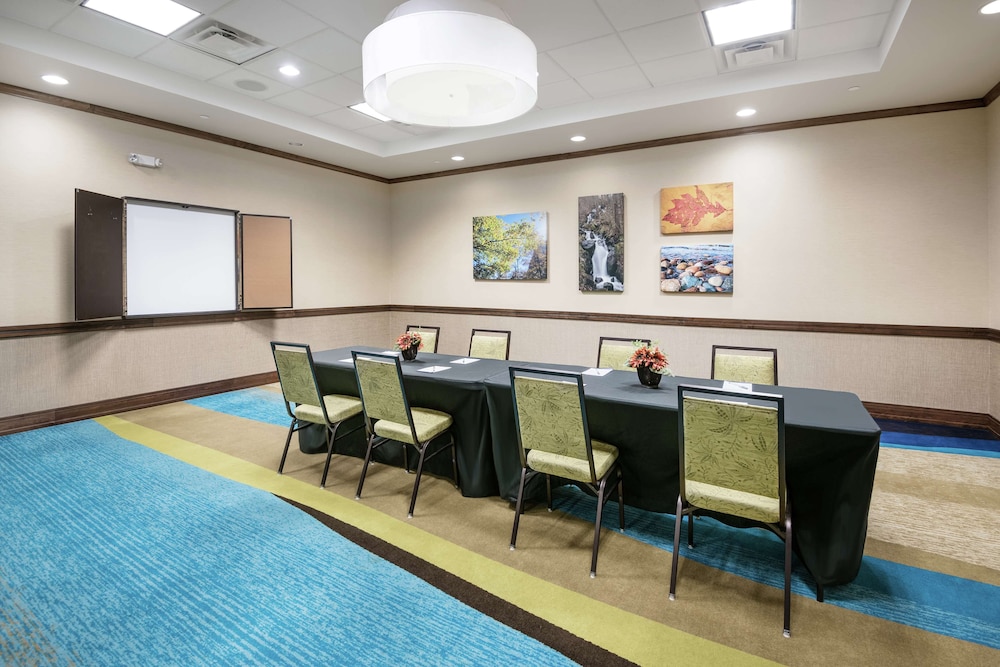 Hilton Garden Inn San Antonio At The Rim 53/55