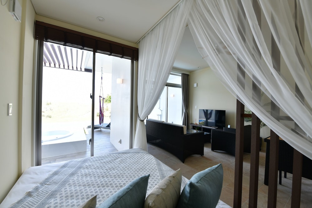 1 BEDROOM, VILLA