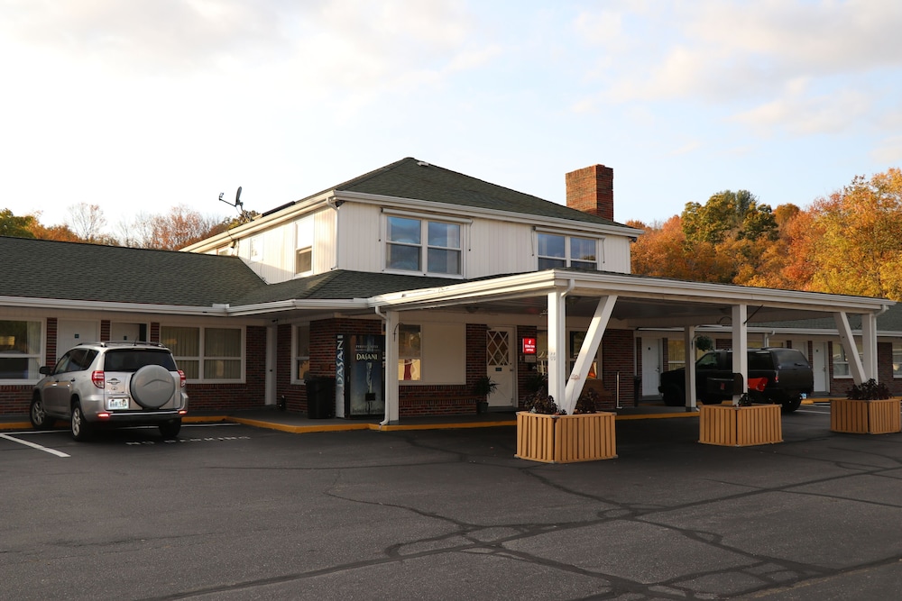 Knights Inn Plainfield 3/25