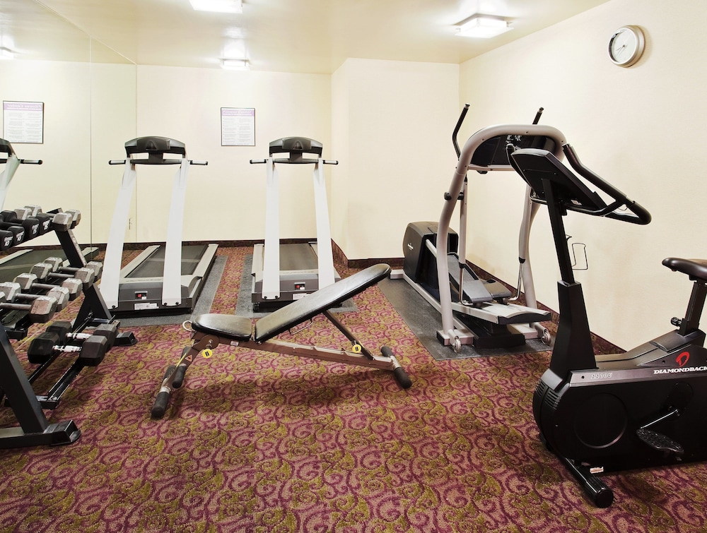 Holiday Inn Express Union City(San Jose) 41/59