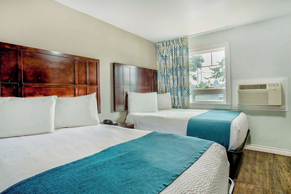 Studio6 Suites Albany, OR 13/23
