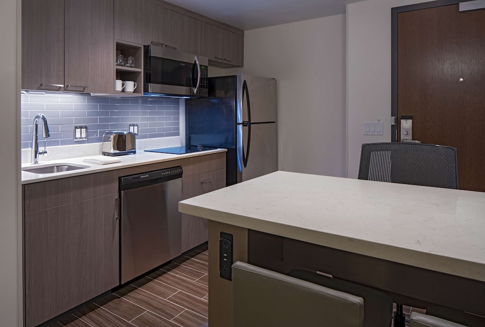 Hyatt House Indianapolis Downtown 23/70