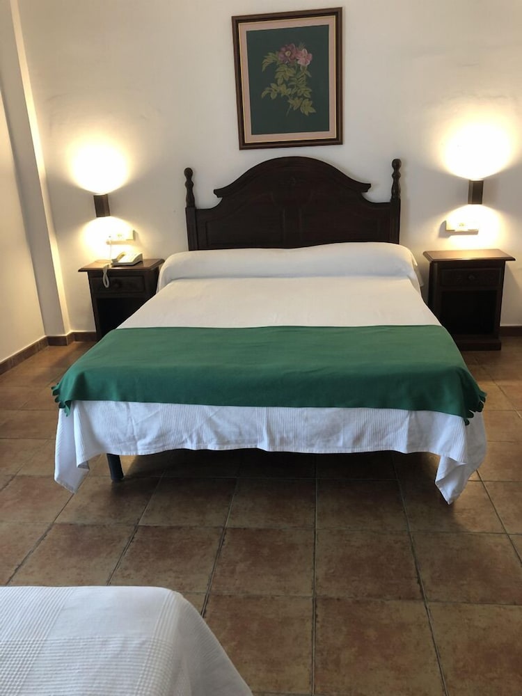 Hotel Asador Albenzaire 21/62