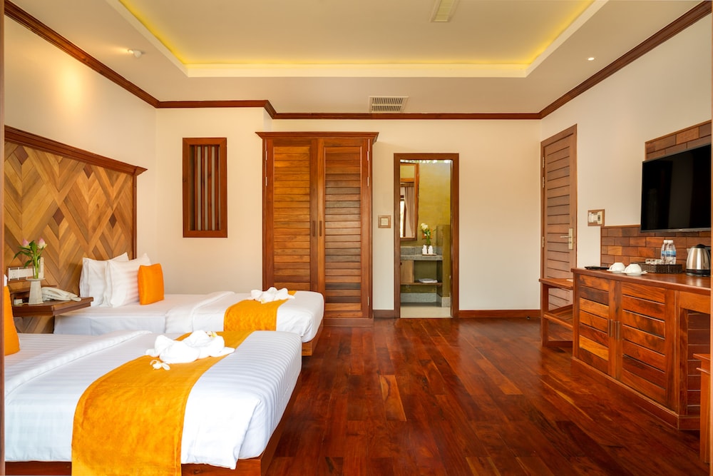 STYLE, MODERN, DELUXE, TWIN BEDS, POOL VIEW, BALCONY