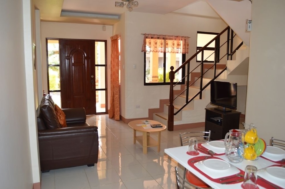 Manora Apartments And Guest House 37/66
