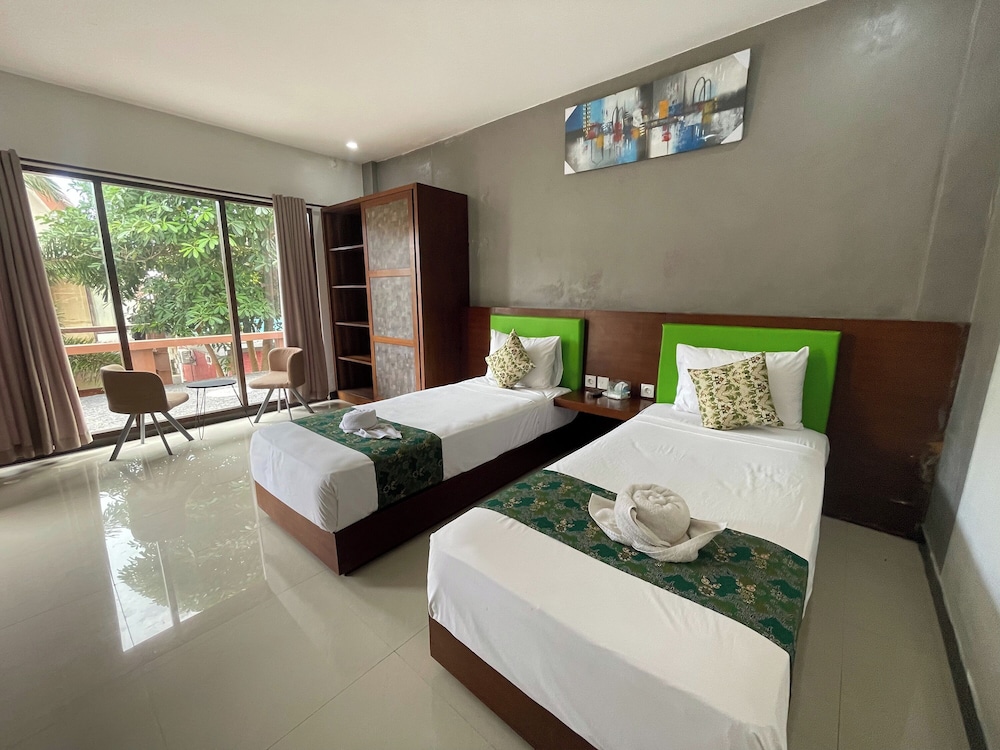 DELUXE, TWIN BEDS