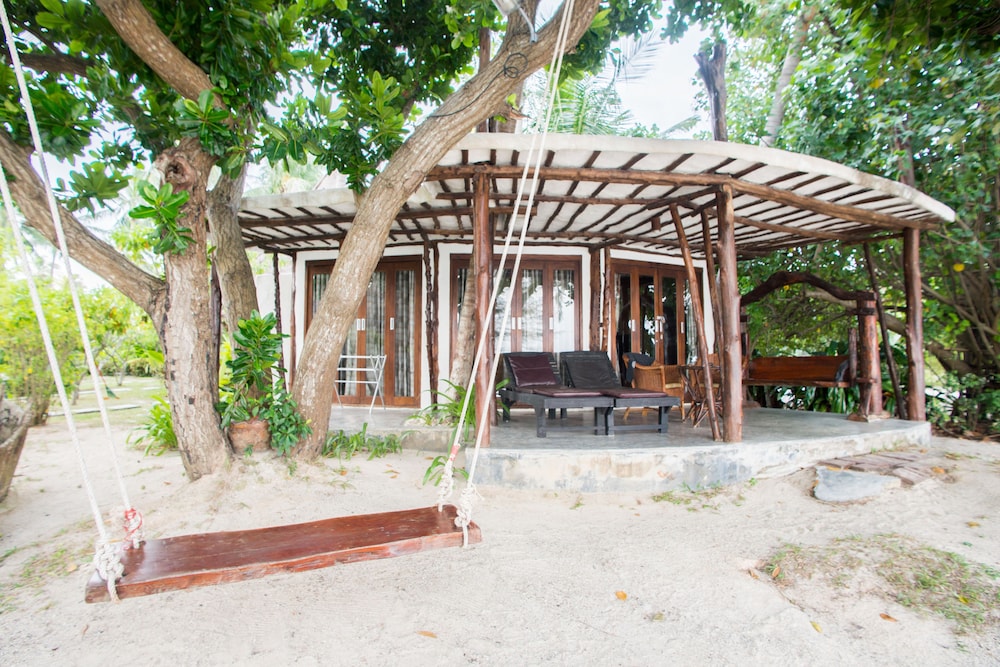 B52 BEACH RESORT 1/60
