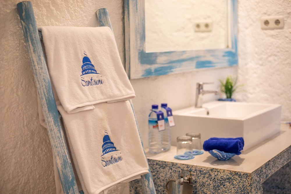 Santorini Beach Resort 5/65