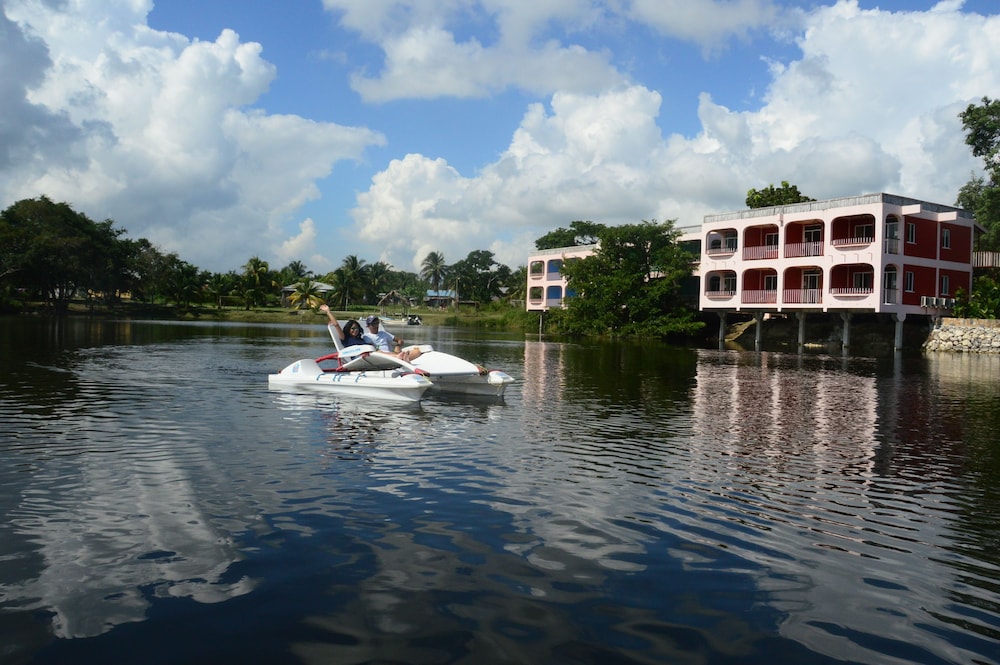 LAMANAI LANDINGS HOTEL AND MARINA 66/76